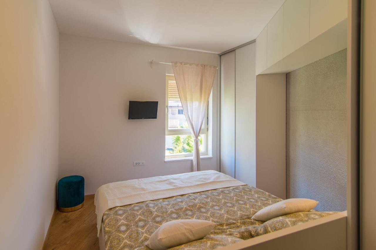 Sunset Vala New Beachfront Apartment Pjescana Uvala - Medulin - Pula Exterior photo
